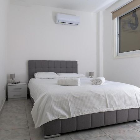 Maple Oak Apartment 102 라르나카 외부 사진
