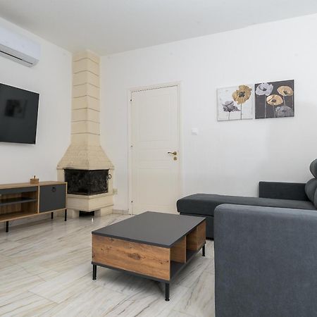 Maple Oak Apartment 102 라르나카 외부 사진