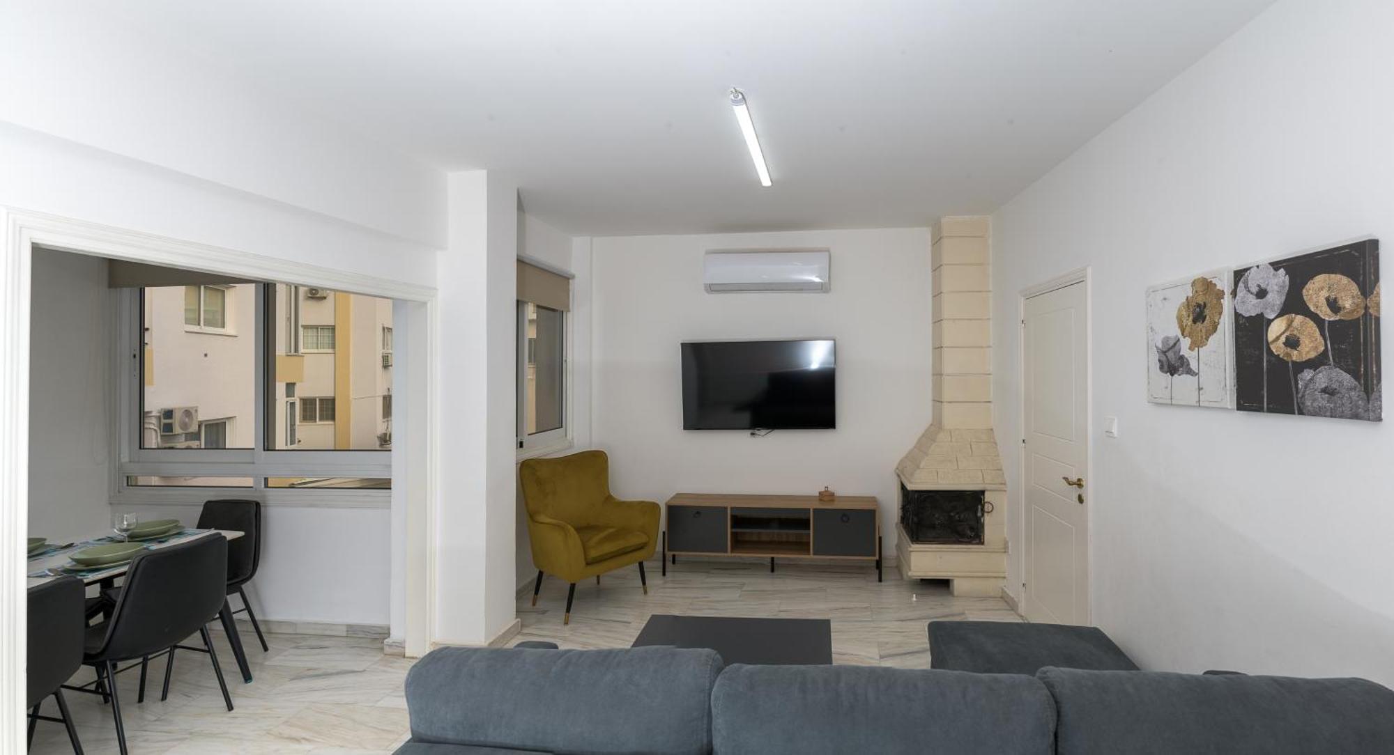 Maple Oak Apartment 102 라르나카 외부 사진